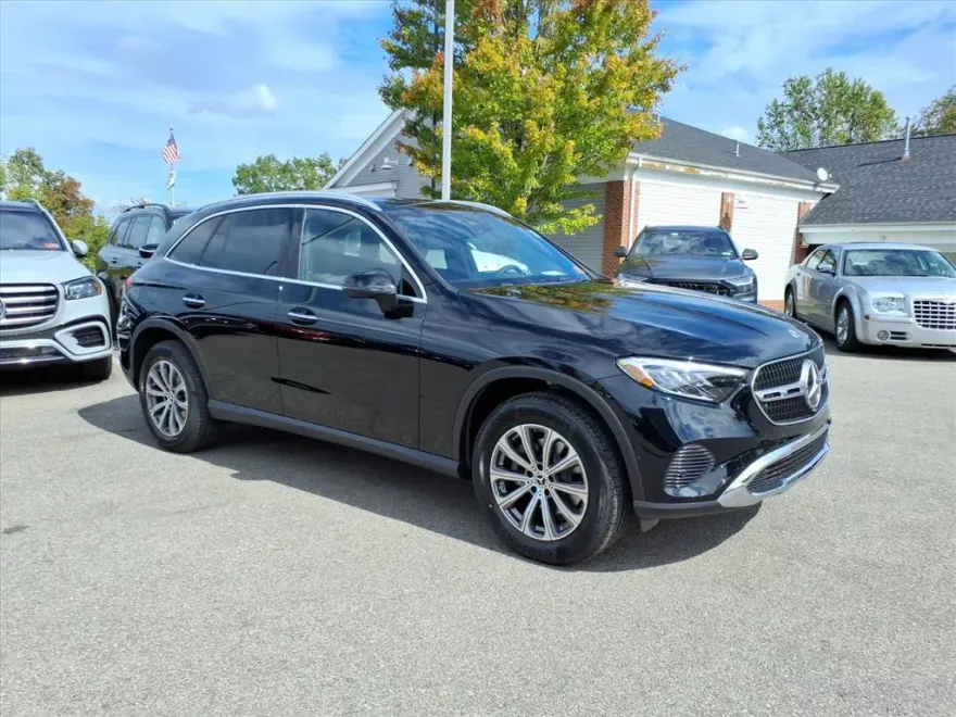 2026 Mercedes Benz GLC 300 4MATIC photo 1