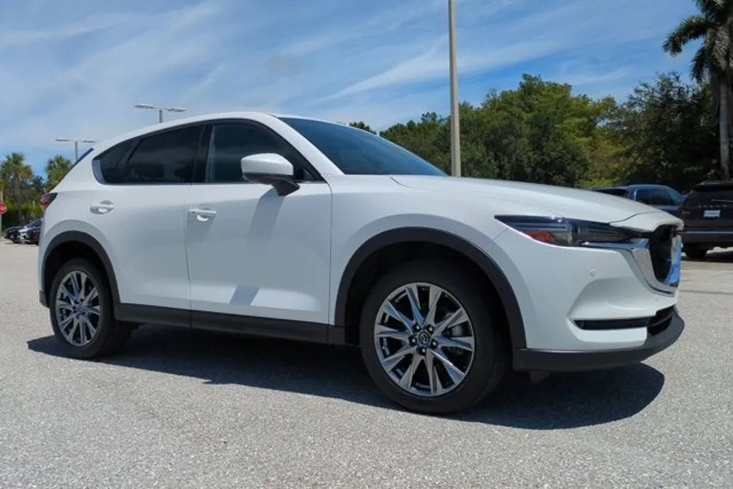 2019 Mazda CX-5 Signature photo 1