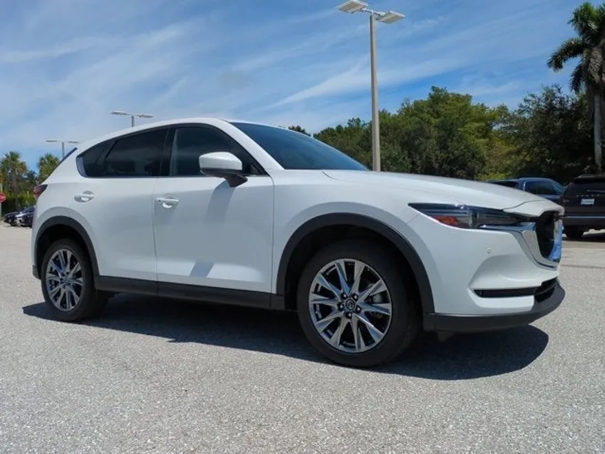 2019 Mazda CX-5 Signature photo 1