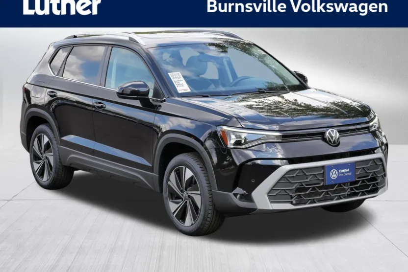 2025 Volkswagen Taos SE photo 1