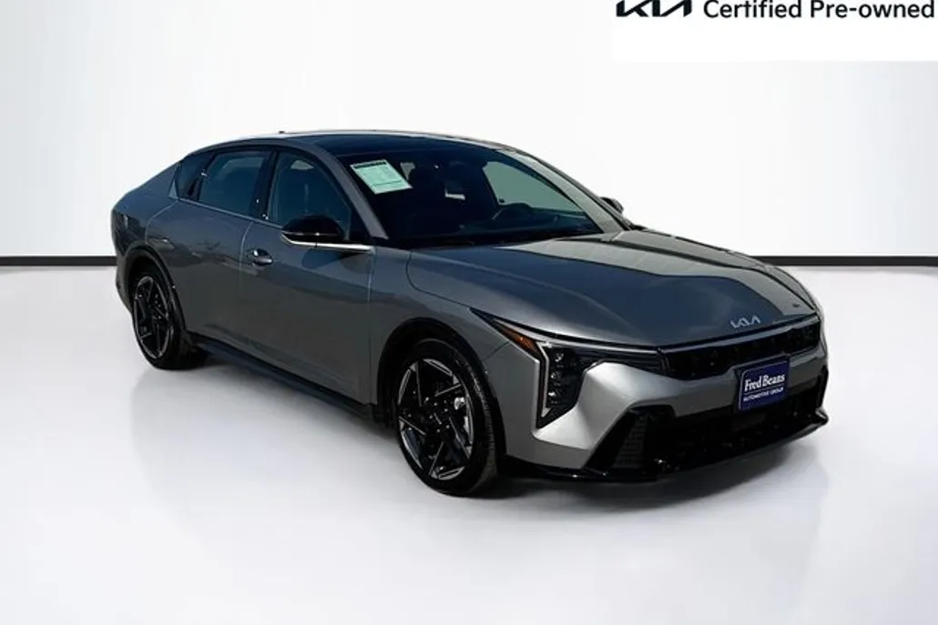 2025 Kia K4 GT-Line photo 1