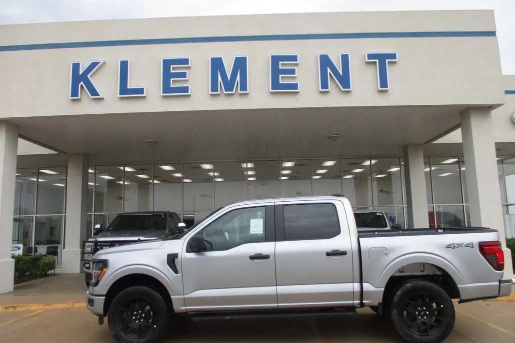 2025 Ford F-150 STX photo 1
