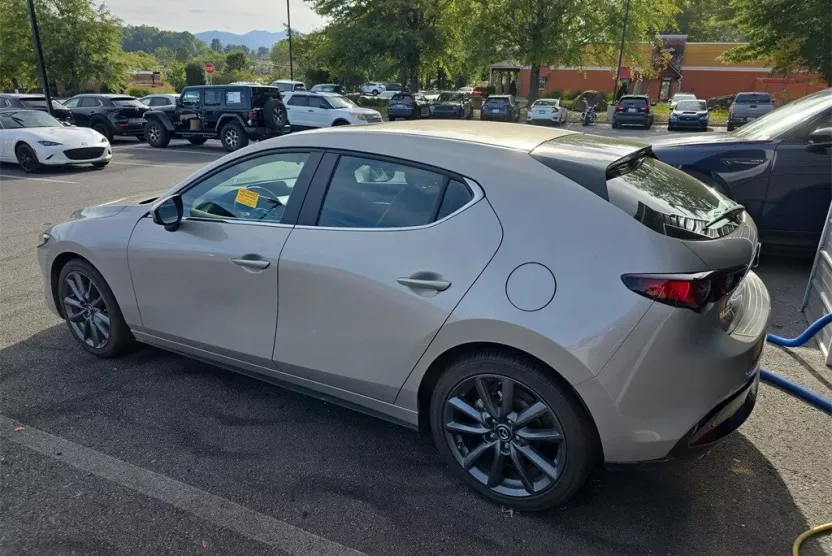 2022 Mazda Mazda3 Preferred Hatchback photo 1