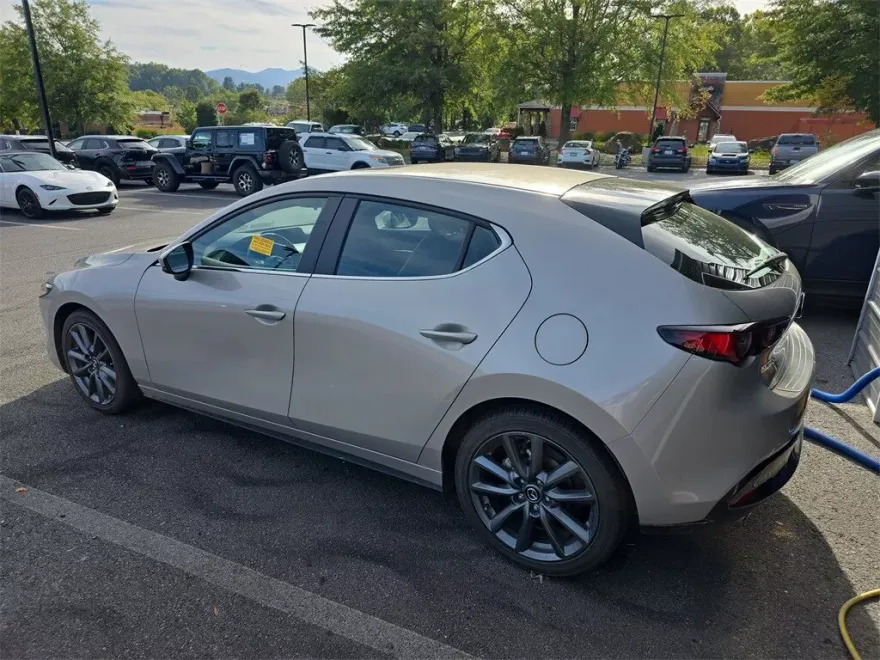 2022 Mazda Mazda3 Preferred Hatchback photo 1