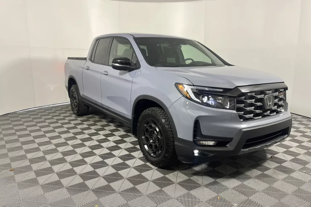 2025 Honda Ridgeline TrailSport photo 1