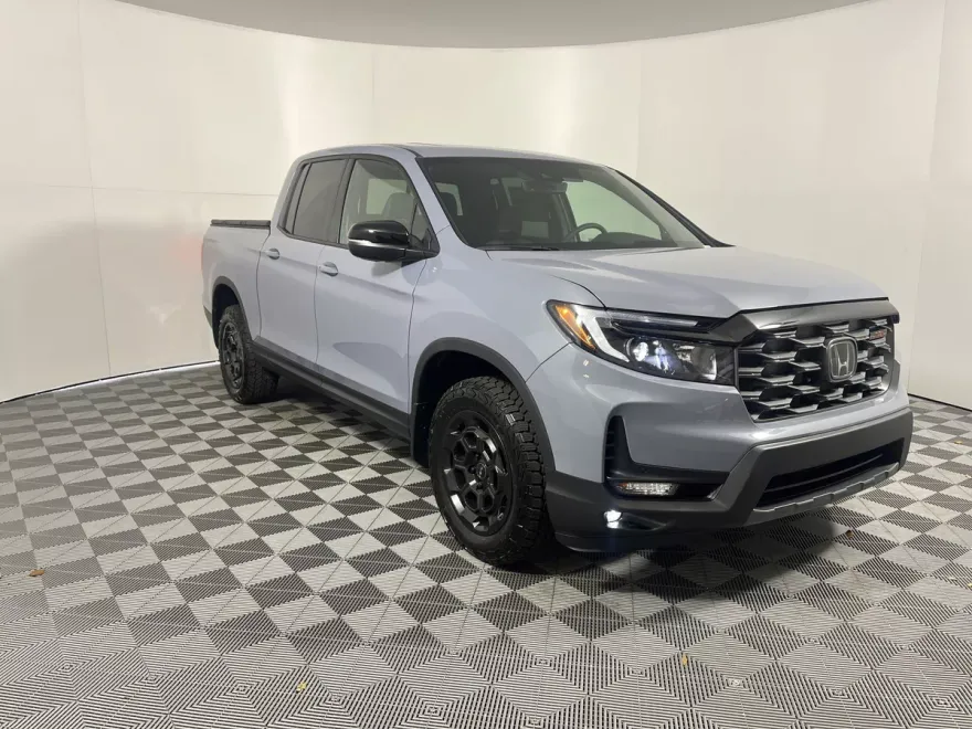 2025 Honda Ridgeline TrailSport photo 1
