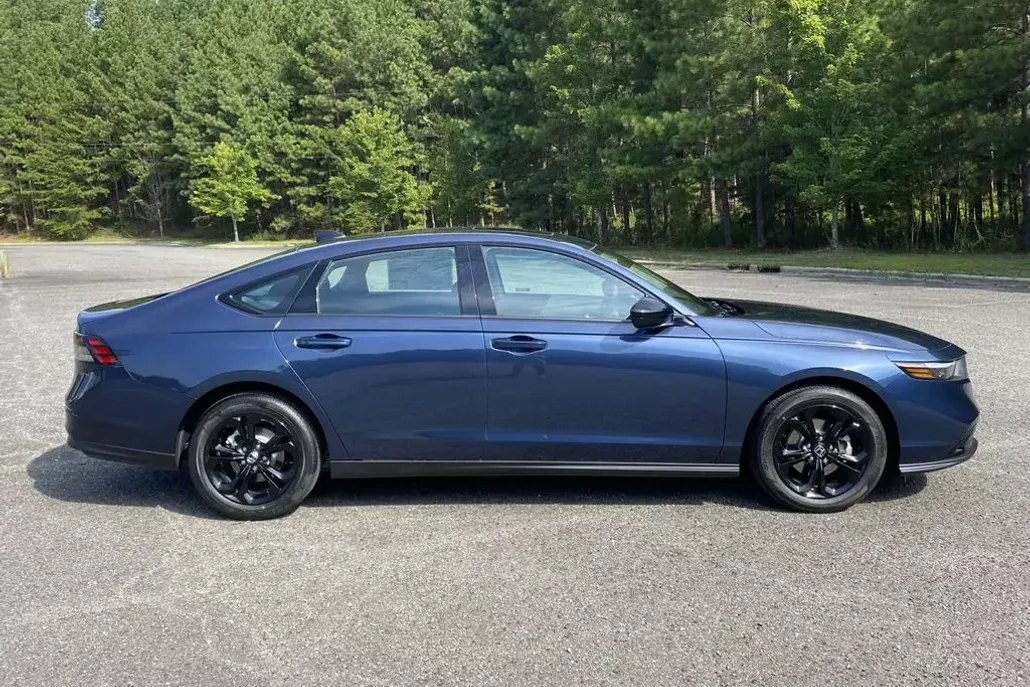 2025 Honda Accord 1.5T SE photo 1