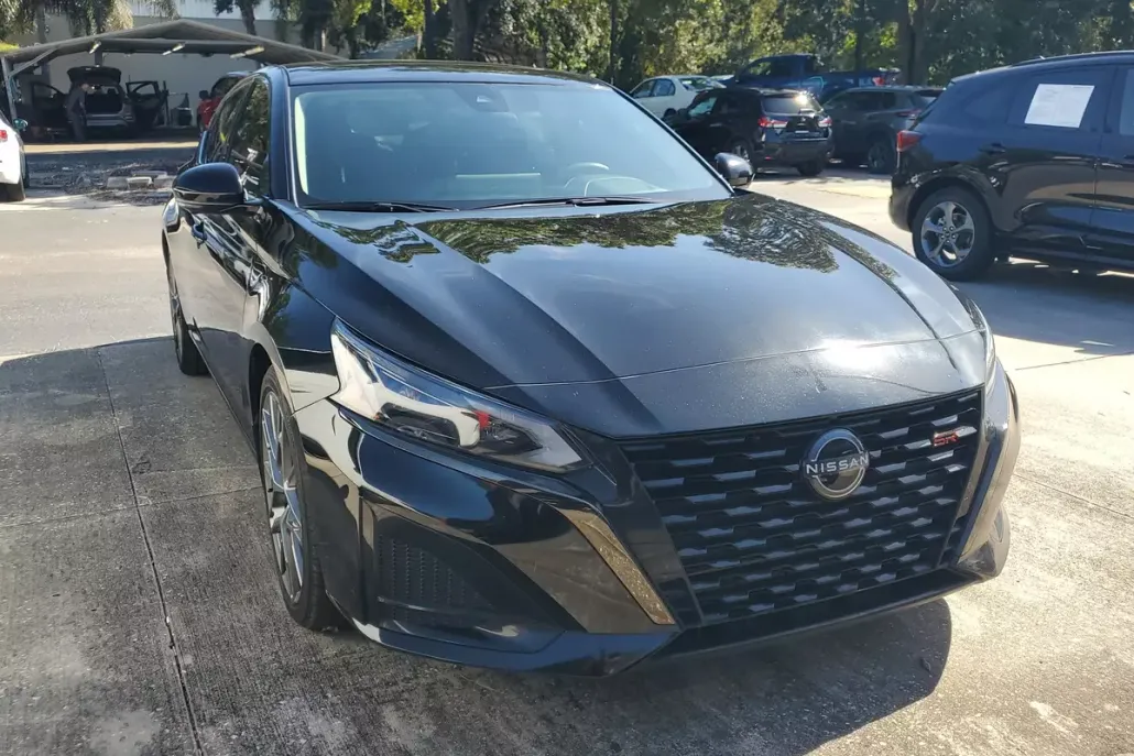 2023 Nissan Altima SR VC-Turbo photo 1