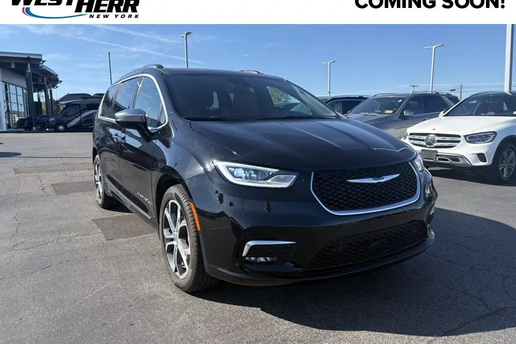 2025 Chrysler Pacifica Pinnacle photo 1
