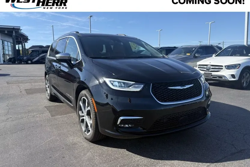 2025 Chrysler Pacifica Pinnacle photo 1