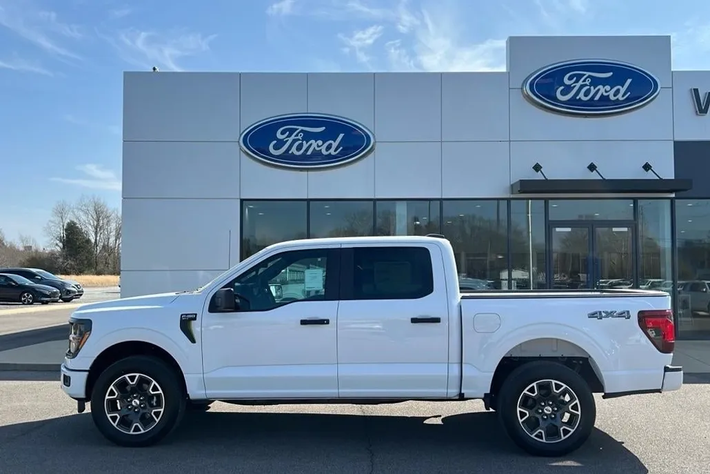 2025 Ford F-150 STX photo 1