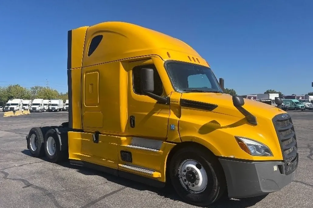 2022 Freightliner Cascadia 126" Sleeper Cab photo 1