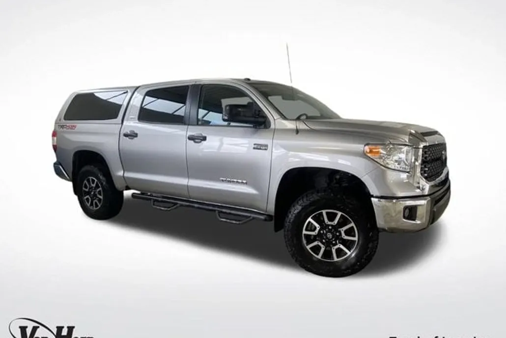 2017 Toyota Tundra SR5 photo 1