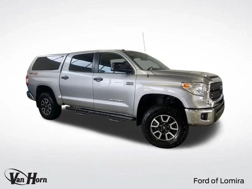 2017 Toyota Tundra SR5 photo 1