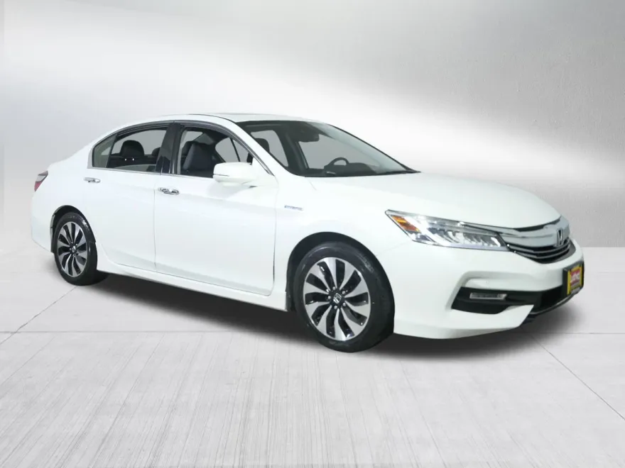 2017 Honda Accord Hybrid Touring photo 1