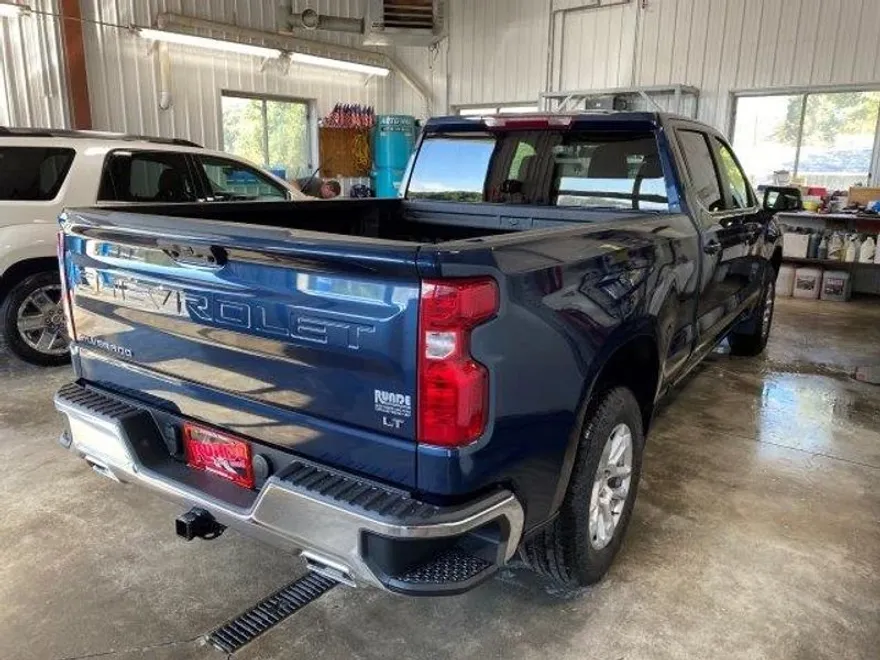 2022 Chevrolet Silverado 1500 LT photo 1