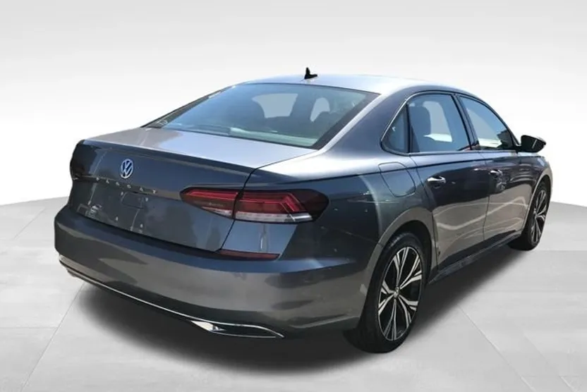 2022 Volkswagen Passat 2.0T Limited photo 1