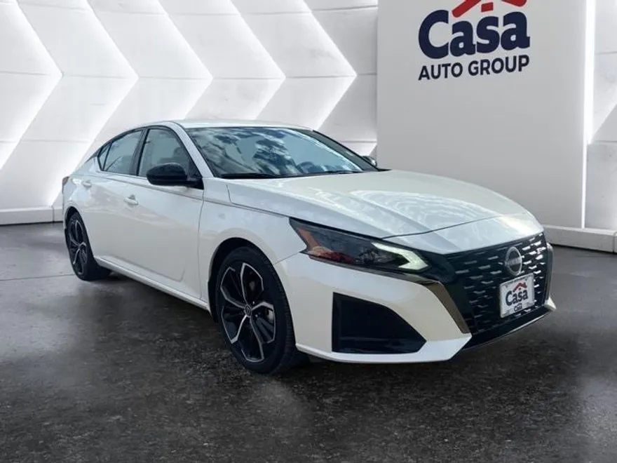 2025 Nissan Altima 2.5 SR photo 1