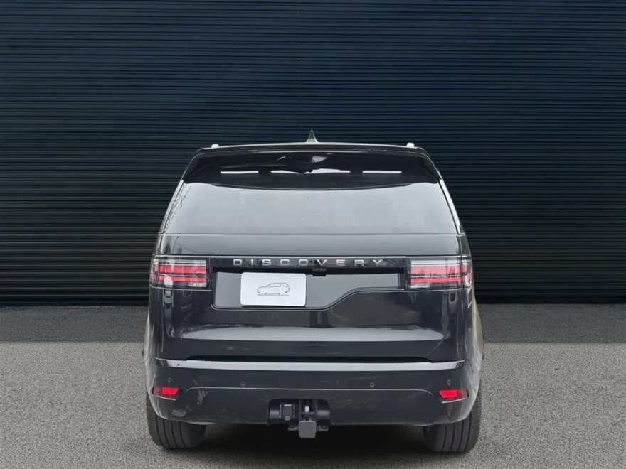2025 Land Rover Discovery P300 Dynamic SE photo 1