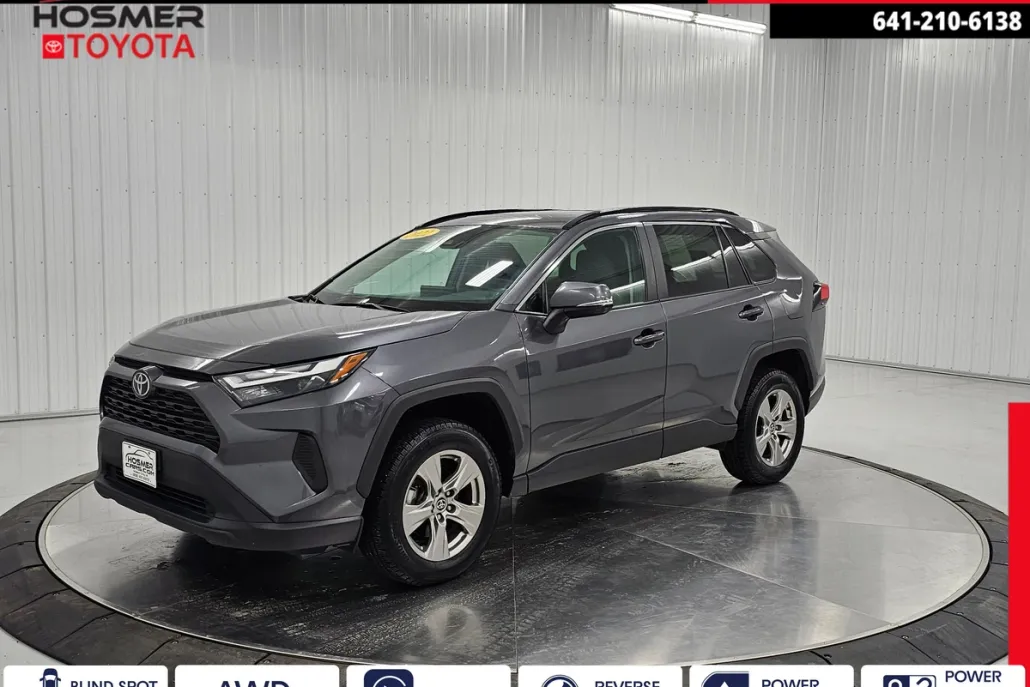 2022 Toyota RAV4 XLE photo 1
