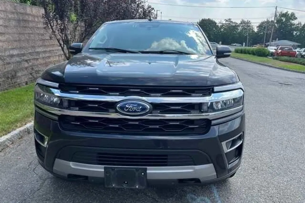 2023 Ford Expedition MAX Limited photo 1