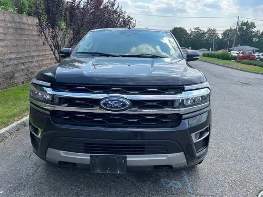 2023 Ford Expedition MAX Limited photo 1
