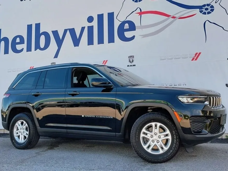 2023 Jeep Grand Cherokee Laredo photo 1