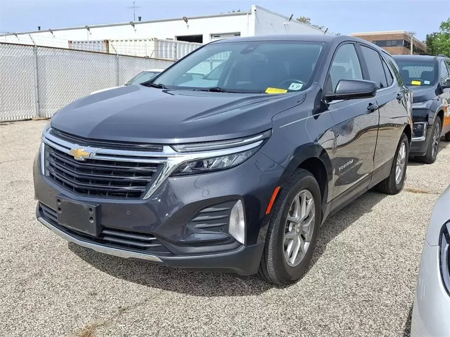 2022 Chevrolet Equinox LT photo 1