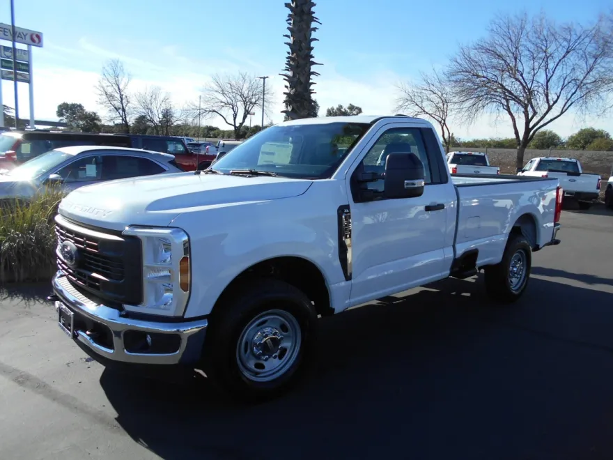 2025 Ford F-250 XL photo 1