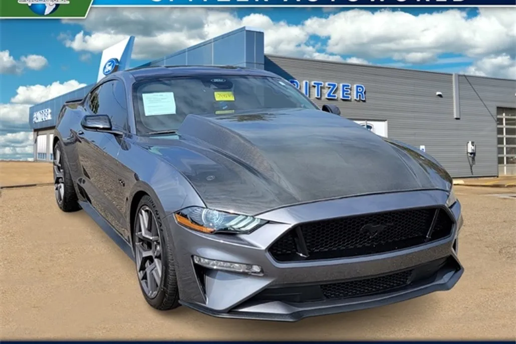 2022 Ford Mustang GT photo 1