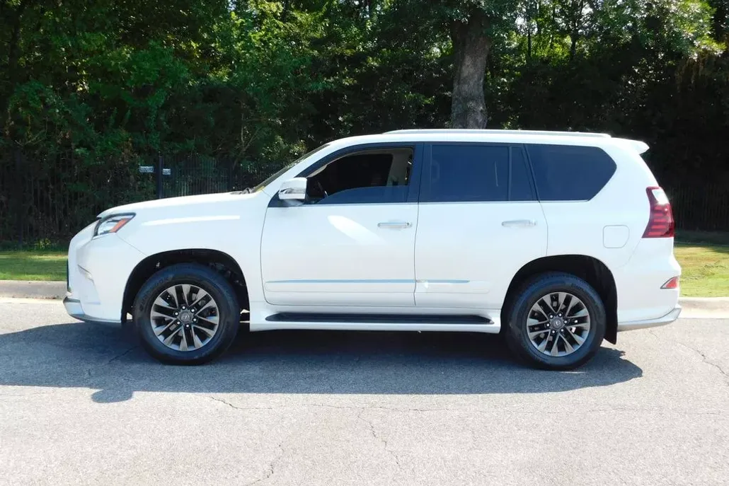 2017 Lexus GX 460 photo 1