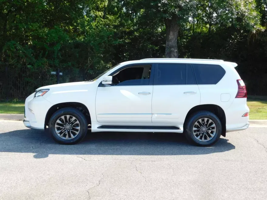 2017 Lexus GX 460 photo 1