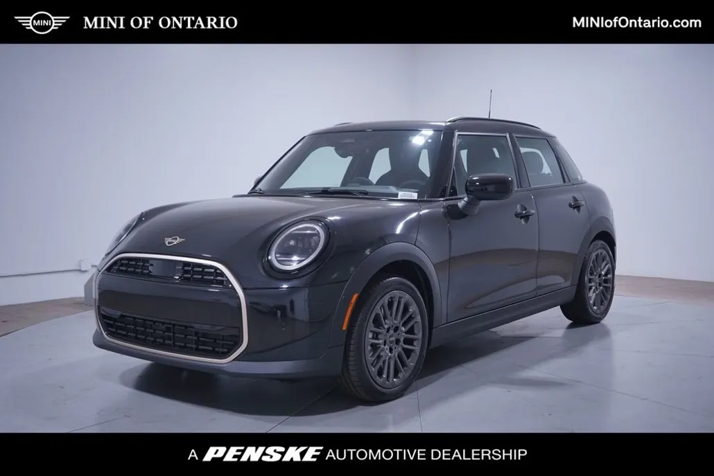 2025 Mini Cooper 4 Door Hardtop Signature photo 1