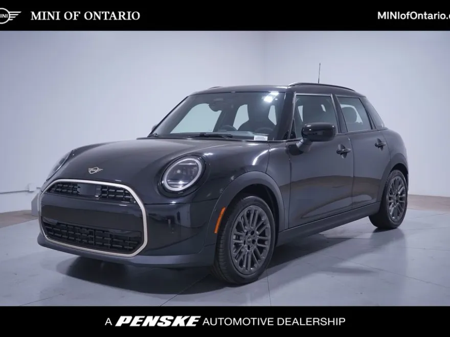2025 Mini Cooper 4 Door Hardtop Signature photo 1
