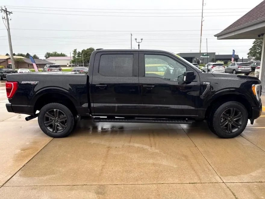 2021 Ford F-150 XLT photo 1