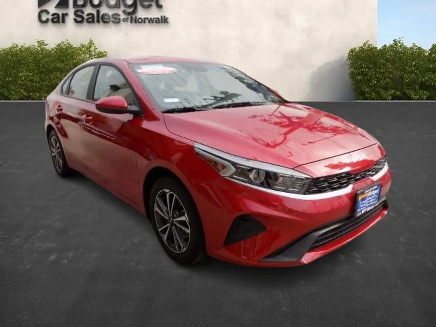 2024 Kia Forte LXS photo 1