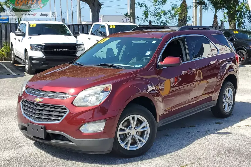 2017 Chevrolet Equinox LT photo 1