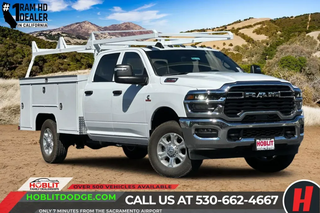 2025 Ram 3500 Tradesman photo 1
