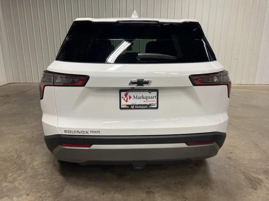 2026 Chevrolet Equinox LT photo 1