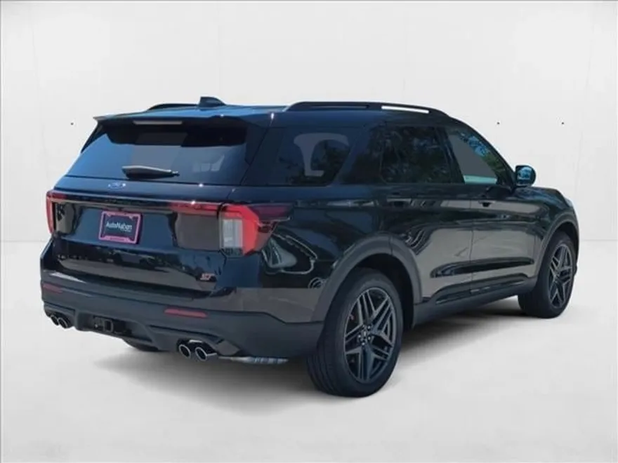 2025 Ford Explorer ST photo 1
