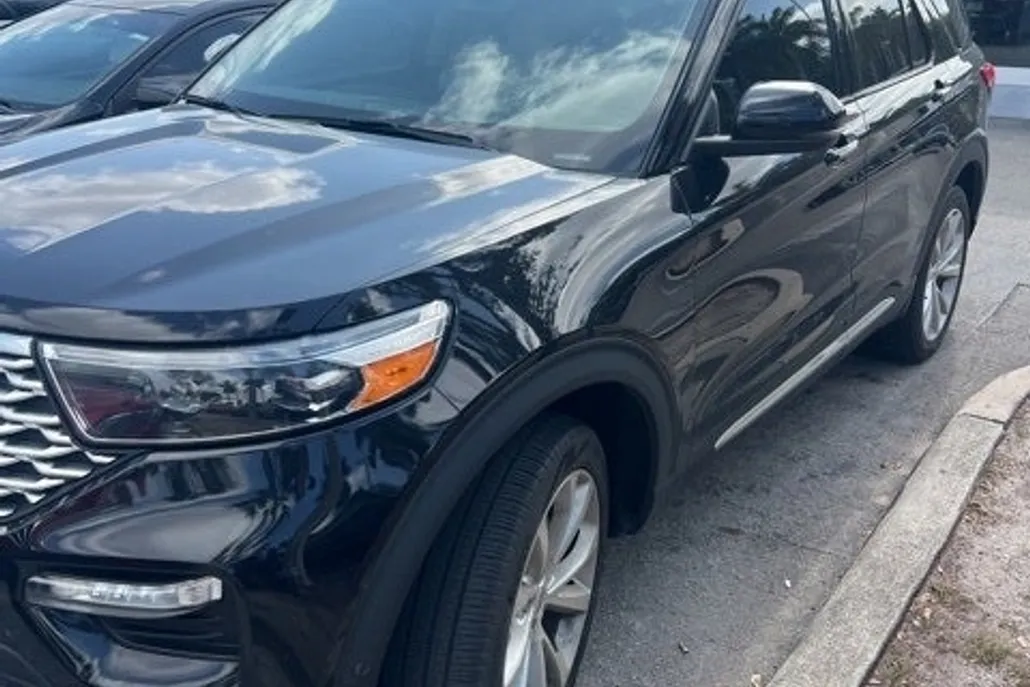 2022 Ford Explorer Platinum photo 1