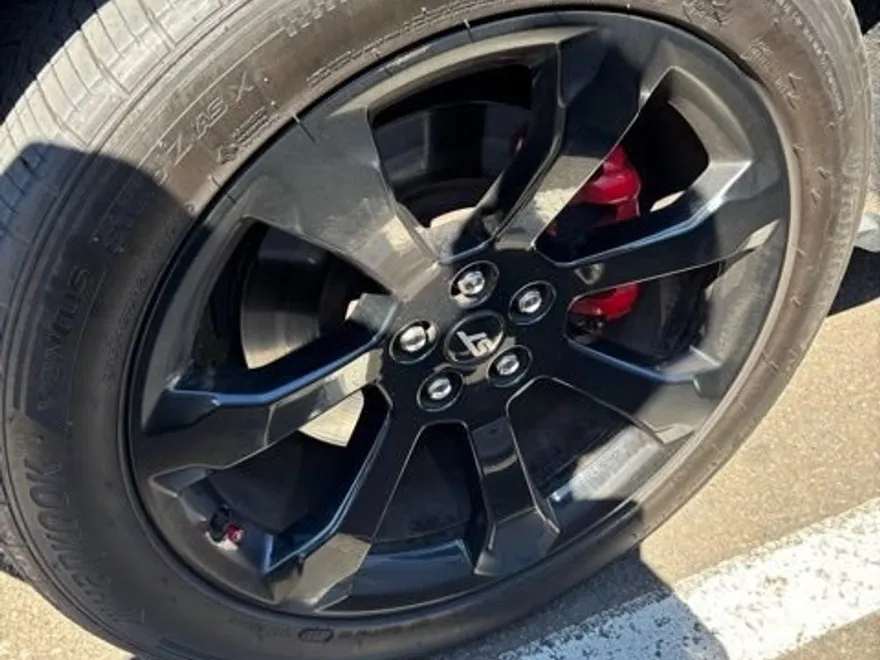 2020 Ford Explorer ST photo 1
