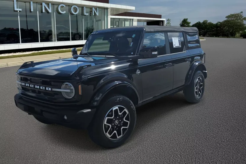 2022 Ford Bronco Outer Banks photo 1