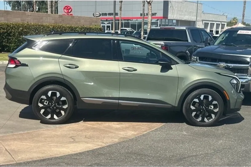 2023 Kia Sportage X-Line photo 1