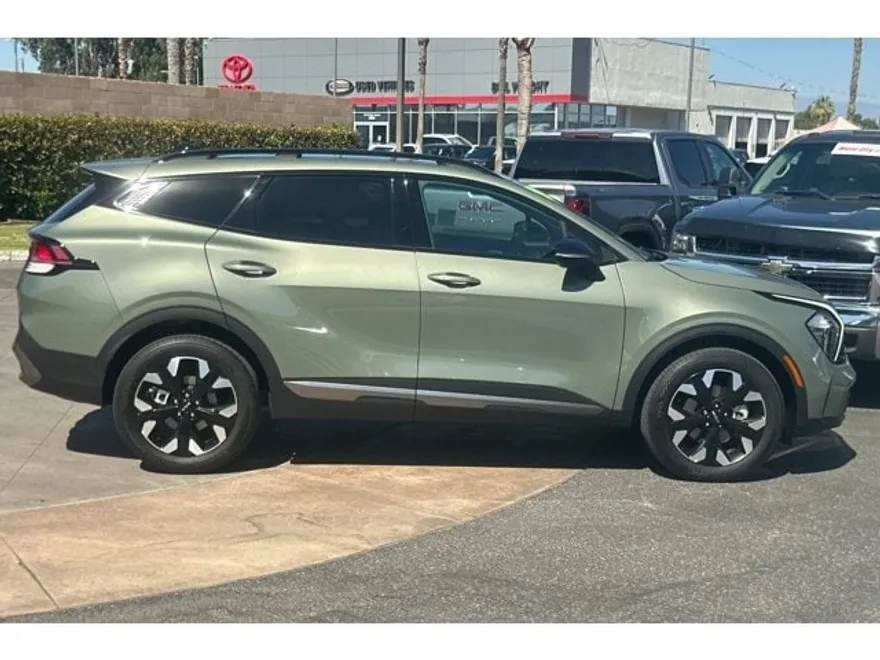2023 Kia Sportage X-Line photo 1