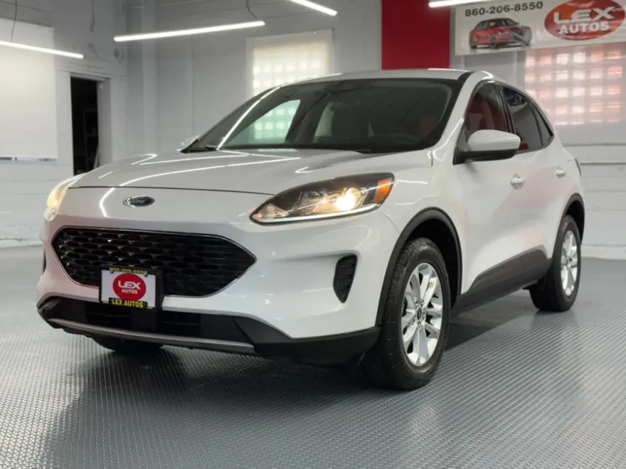 2020 Ford Escape SE photo 1