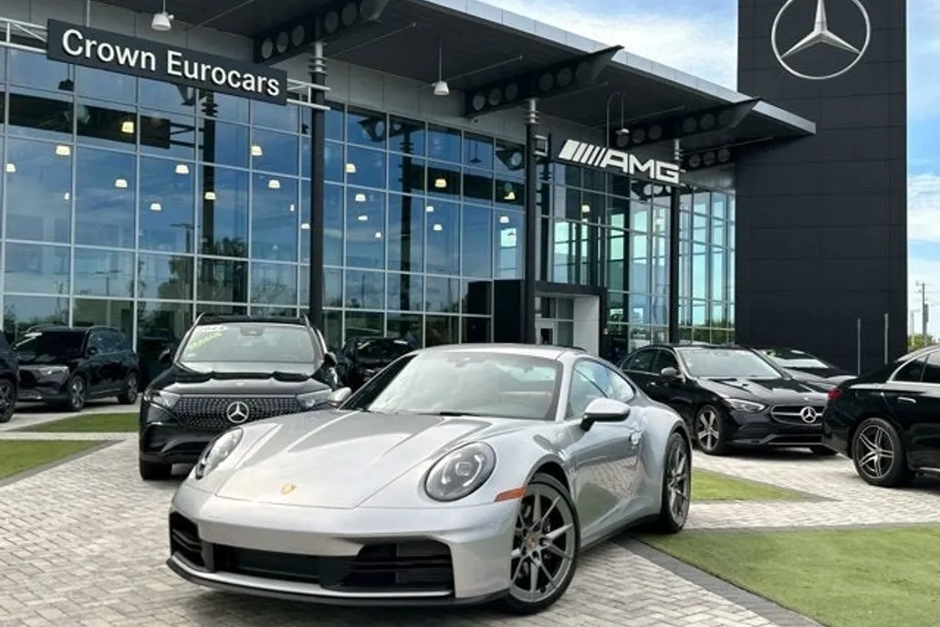 2025 Porsche 911 T photo 1