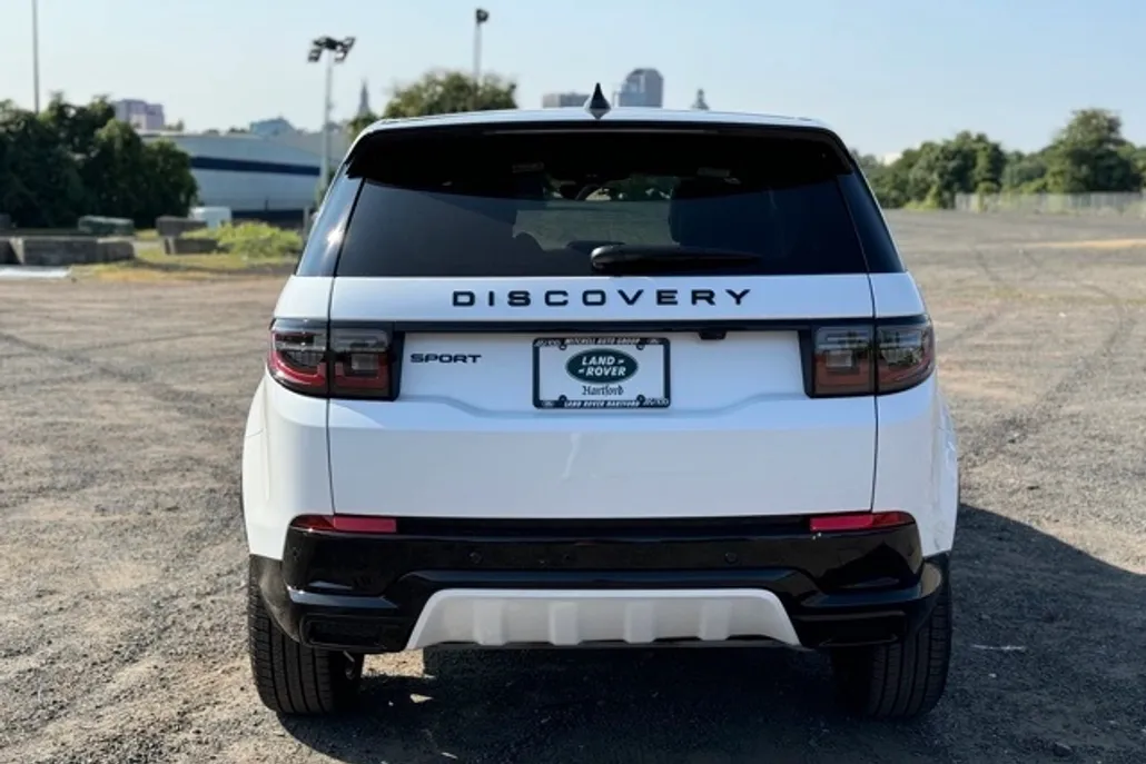 2025 Land Rover Discovery Sport Dynamic SE photo 1