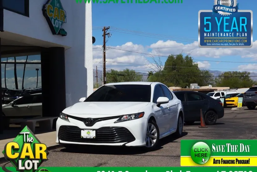 2020 Toyota Camry LE photo 1