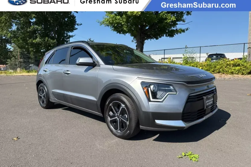 2023 Kia Niro EX photo 1